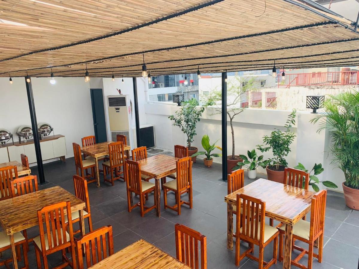 Crosswinds Hotel Paranaque City Eksteriør billede